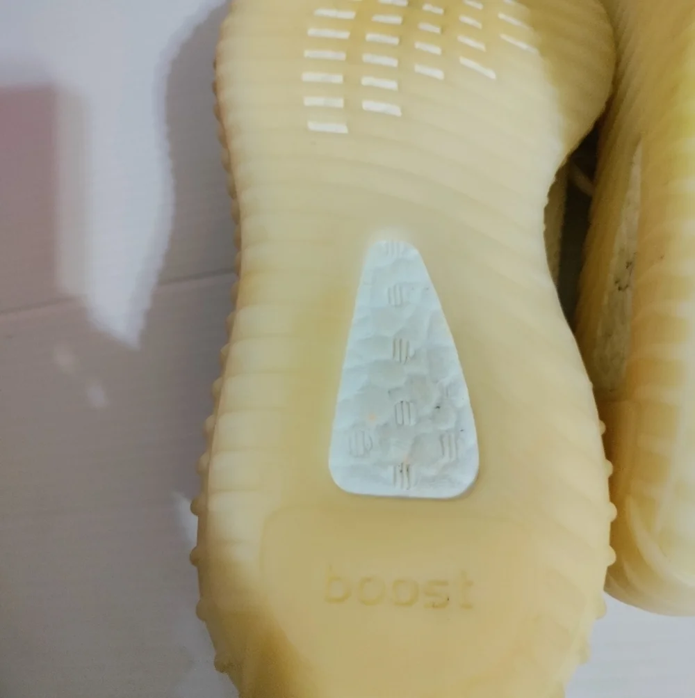 adidas Yeezy Boost 350 V2 Cream White Triple White